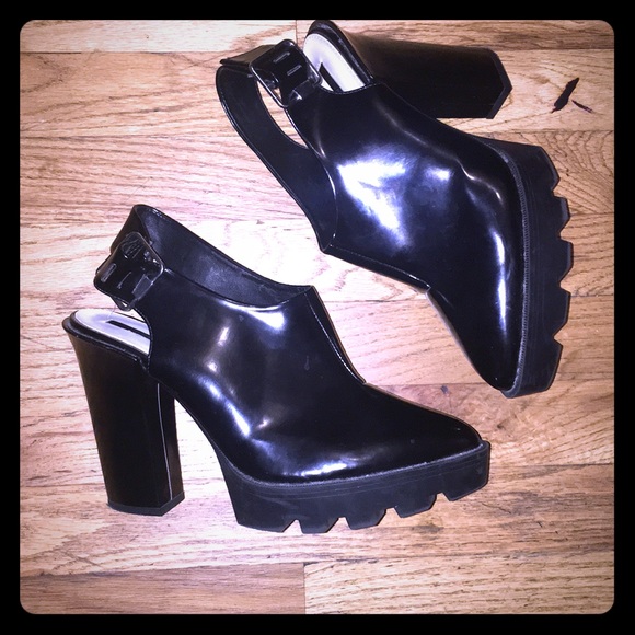 🖤 BLK pointed toe COMFY! 🖤 - Picture 1 of 6